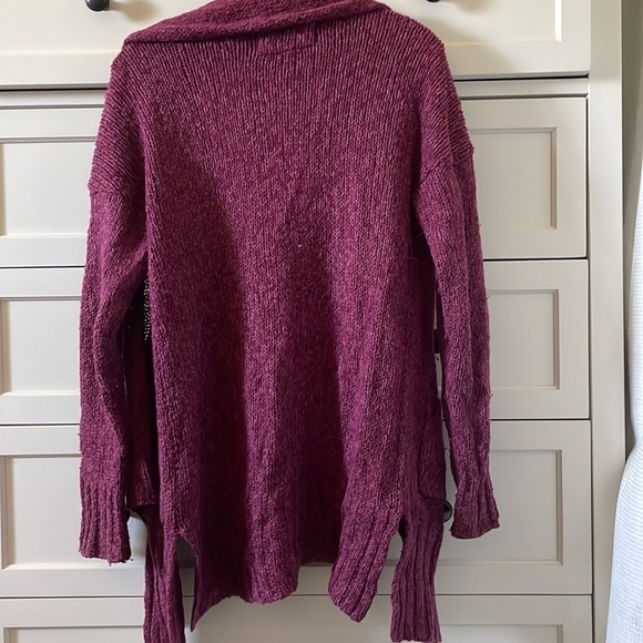 Hurley Women’s Berry Oversized Knit Sweater Cardigan w/ Pockets - Size XS/S - Picture 3 of 6